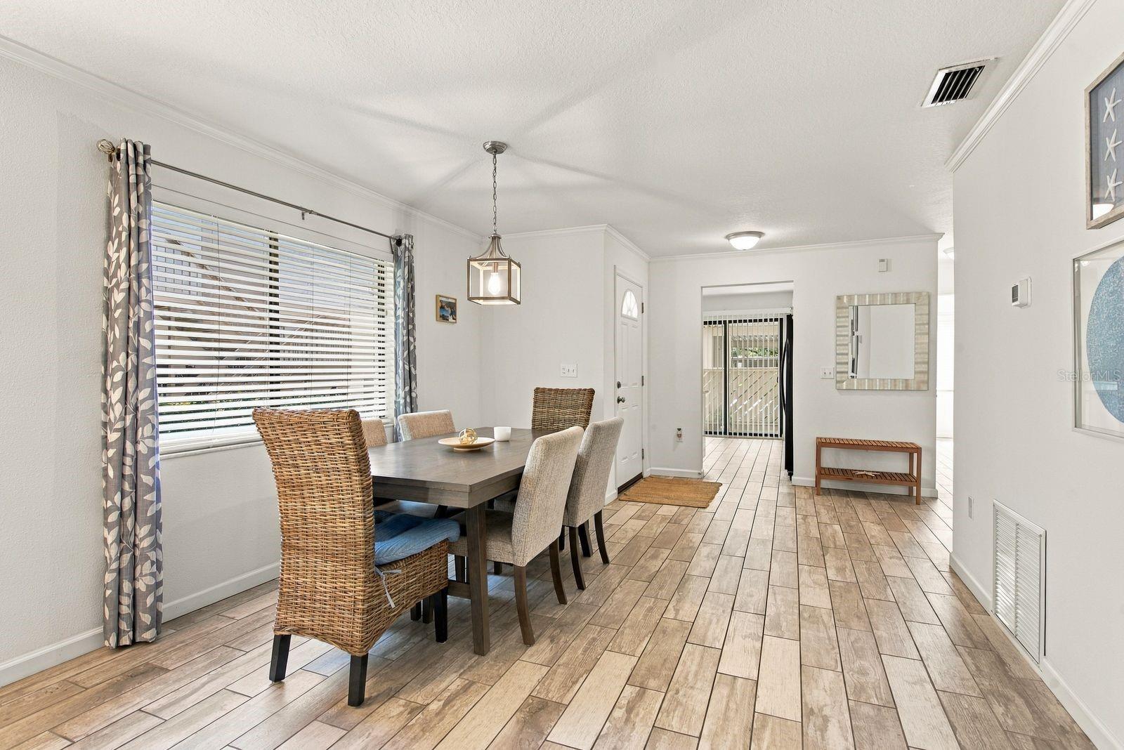 515 MISTLETOE COURT B
