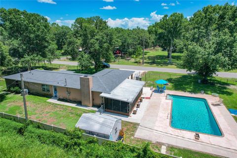 A home in LAKELAND