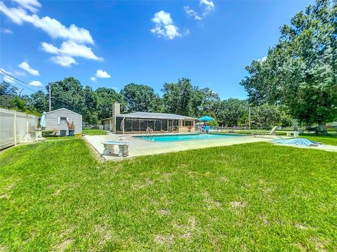 A home in LAKELAND