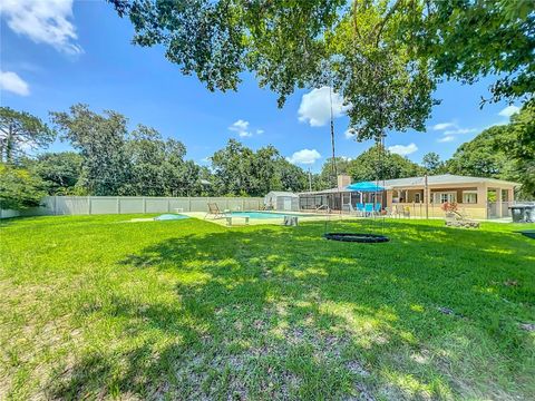 A home in LAKELAND