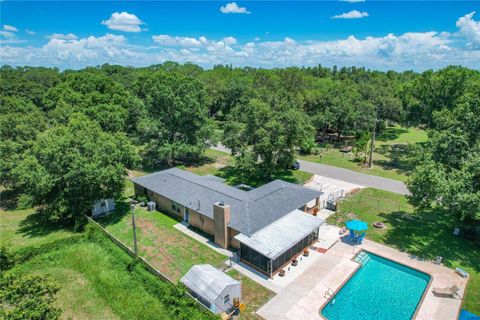 A home in LAKELAND