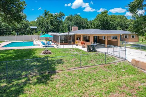 A home in LAKELAND