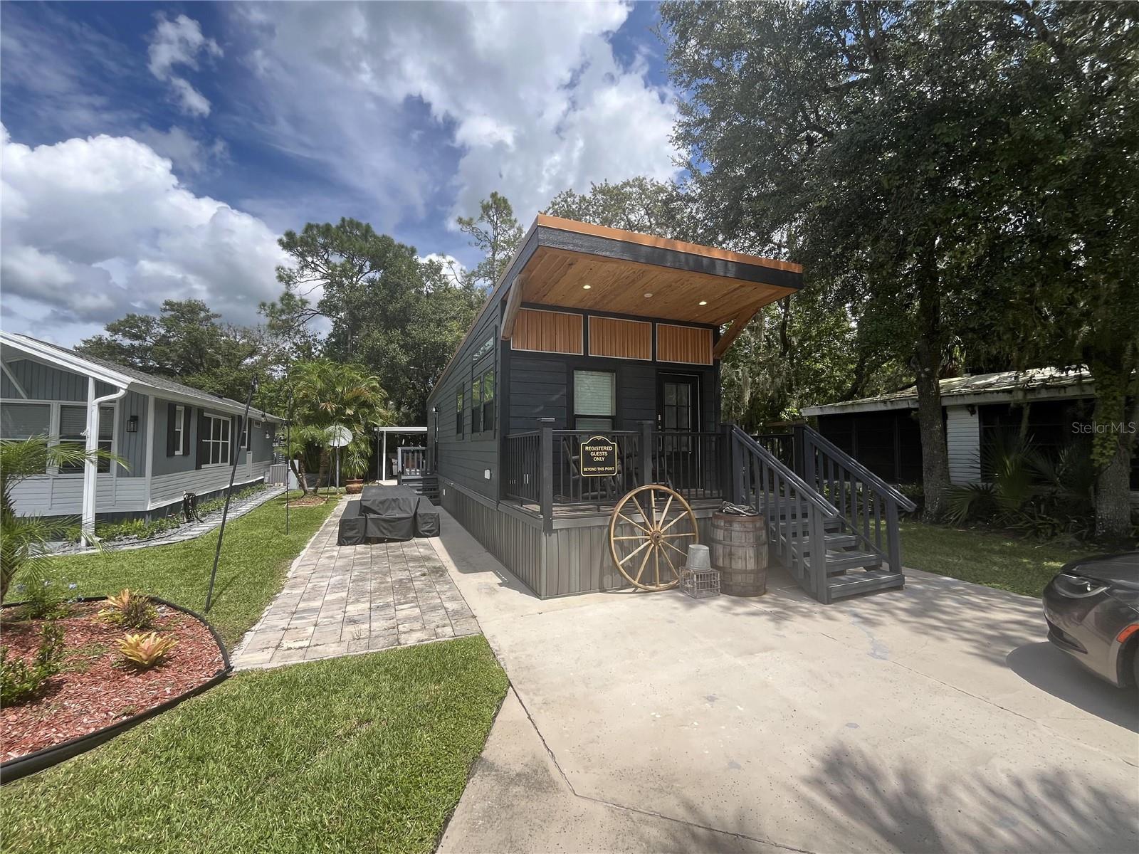 LONG HAMMOCK PH 01 - Residential Lease