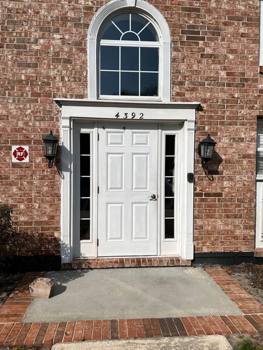 Priced to lease quickly! Renovated 2BR/2BA lakeview condo near Downtown Orlando with 1,250 sq ft of open living space. Enjoy a modern kitchen with stainless steel appliances, granite countertops, and wood flooring throughout. Split-bedroom layout offers privacy—perfect for roommates or guests. In-unit washer & dryer included. Relax on your private balcony overlooking Lake Underhill with extra storage. Community features 2 pools, gym, clubhouse, tennis / pickleball court. Easy access to 408, I-4, 417 & 528. ~15 min to airport, ~10 min to ORMC. Water, trash, cable & internet included. Assigned parking + guest spaces. Small pets welcome with deposit. No smoking. Background, credit & HOA approval required.