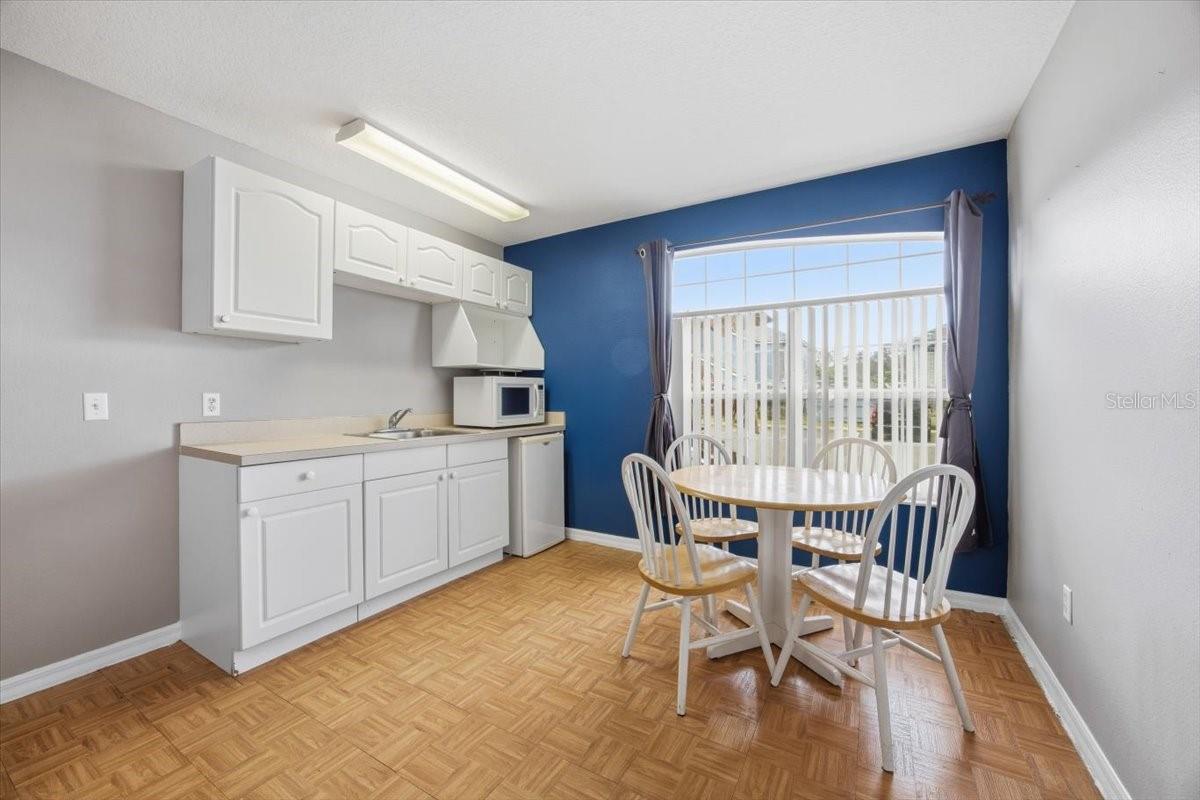 ISLAND CLUB WEST PH 02 - Residential