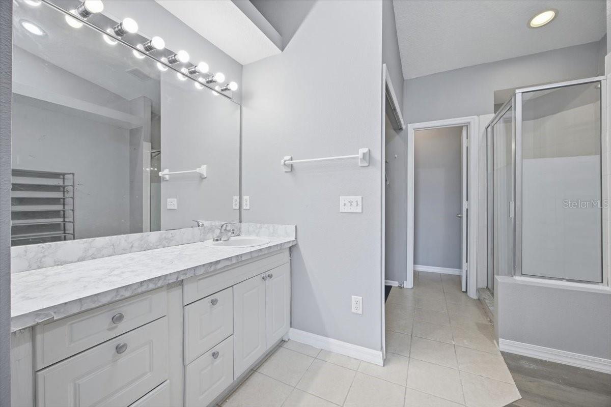 ISLAND CLUB WEST PH 02 - Residential