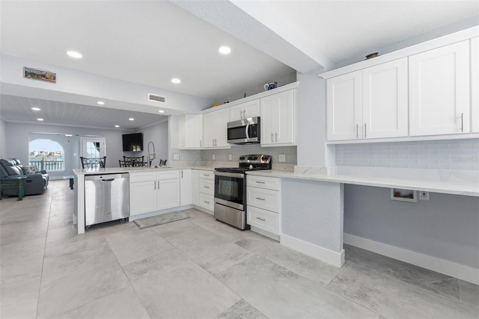 CAPRI LIGHTHOUSE CONDO - Residential