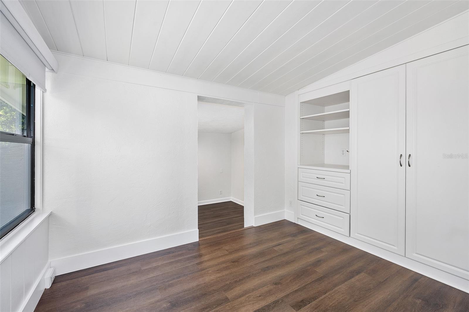 RIVER OAKS - Residential