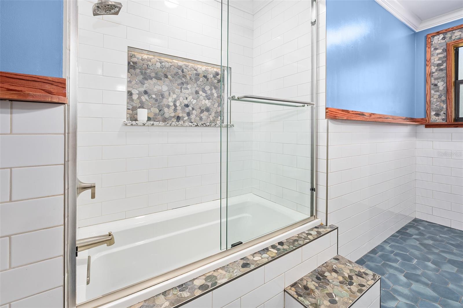 RIVER OAKS - Residential