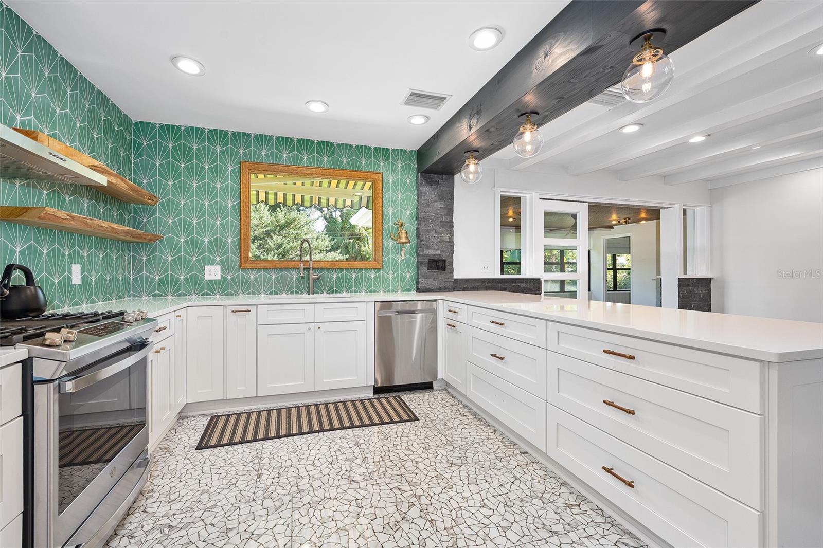 RIVER OAKS - Residential