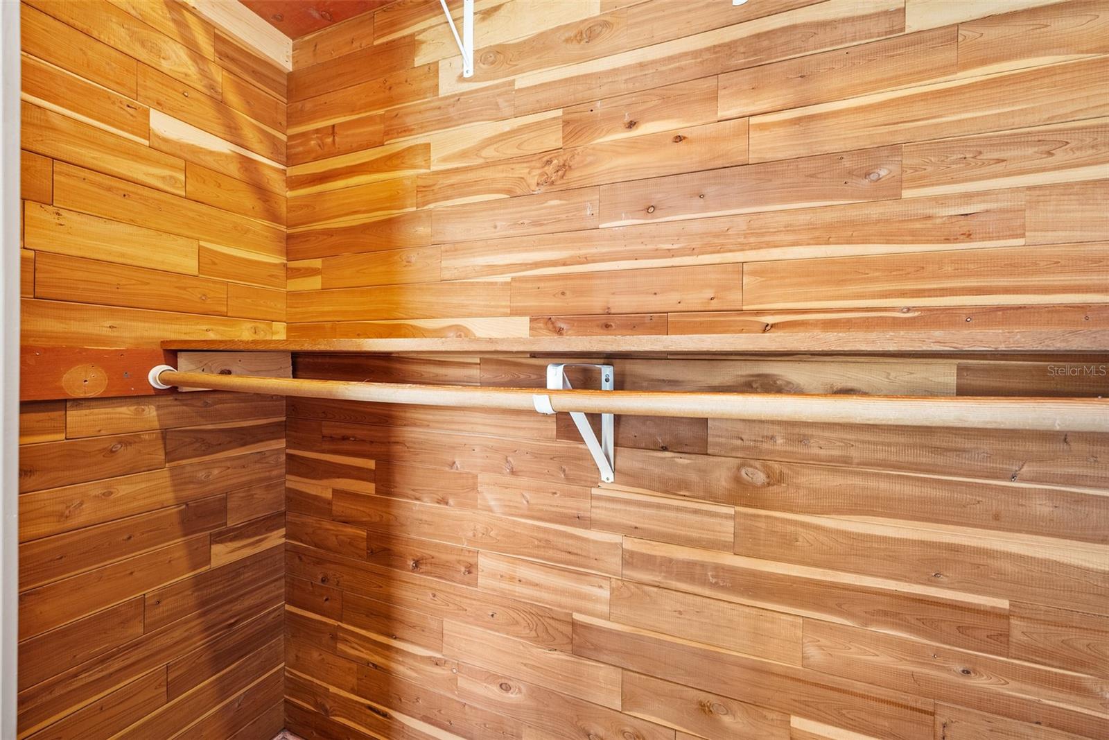 RIVER OAKS - Residential