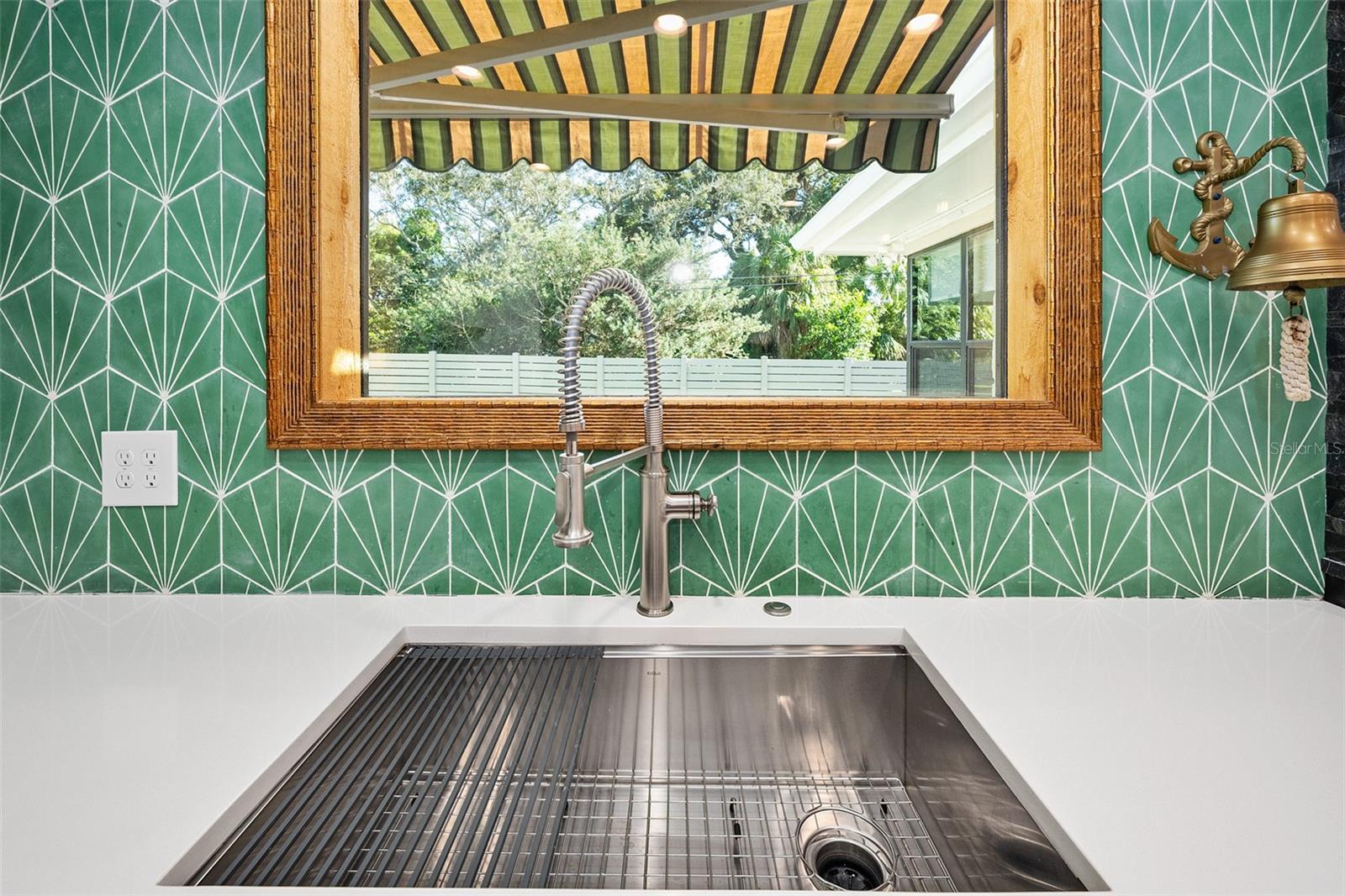 RIVER OAKS - Residential