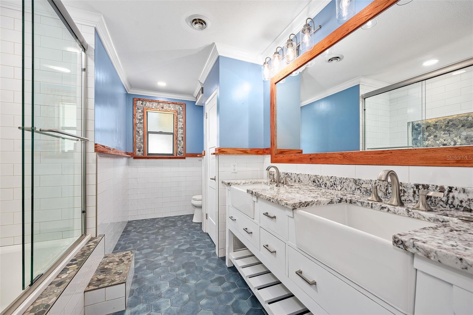 RIVER OAKS - Residential