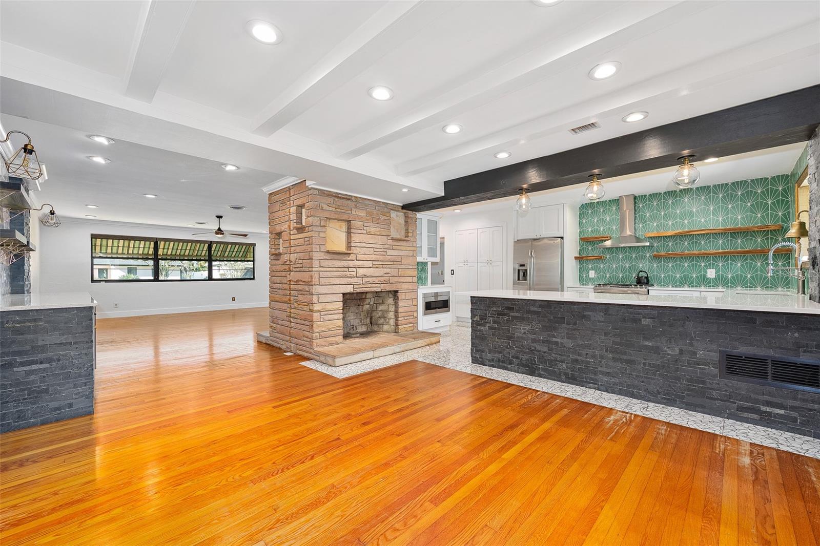 RIVER OAKS - Residential