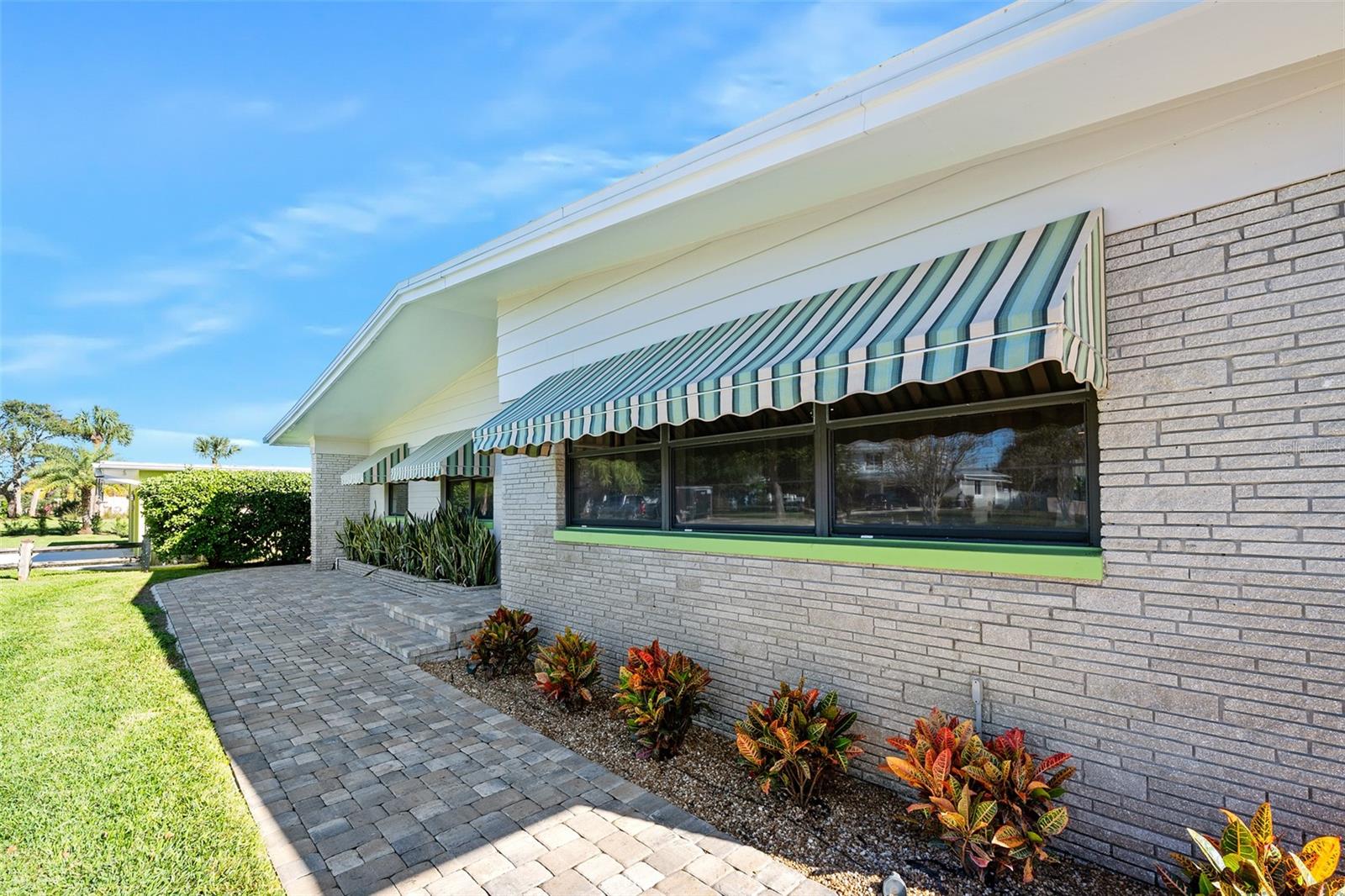 RIVER OAKS - Residential