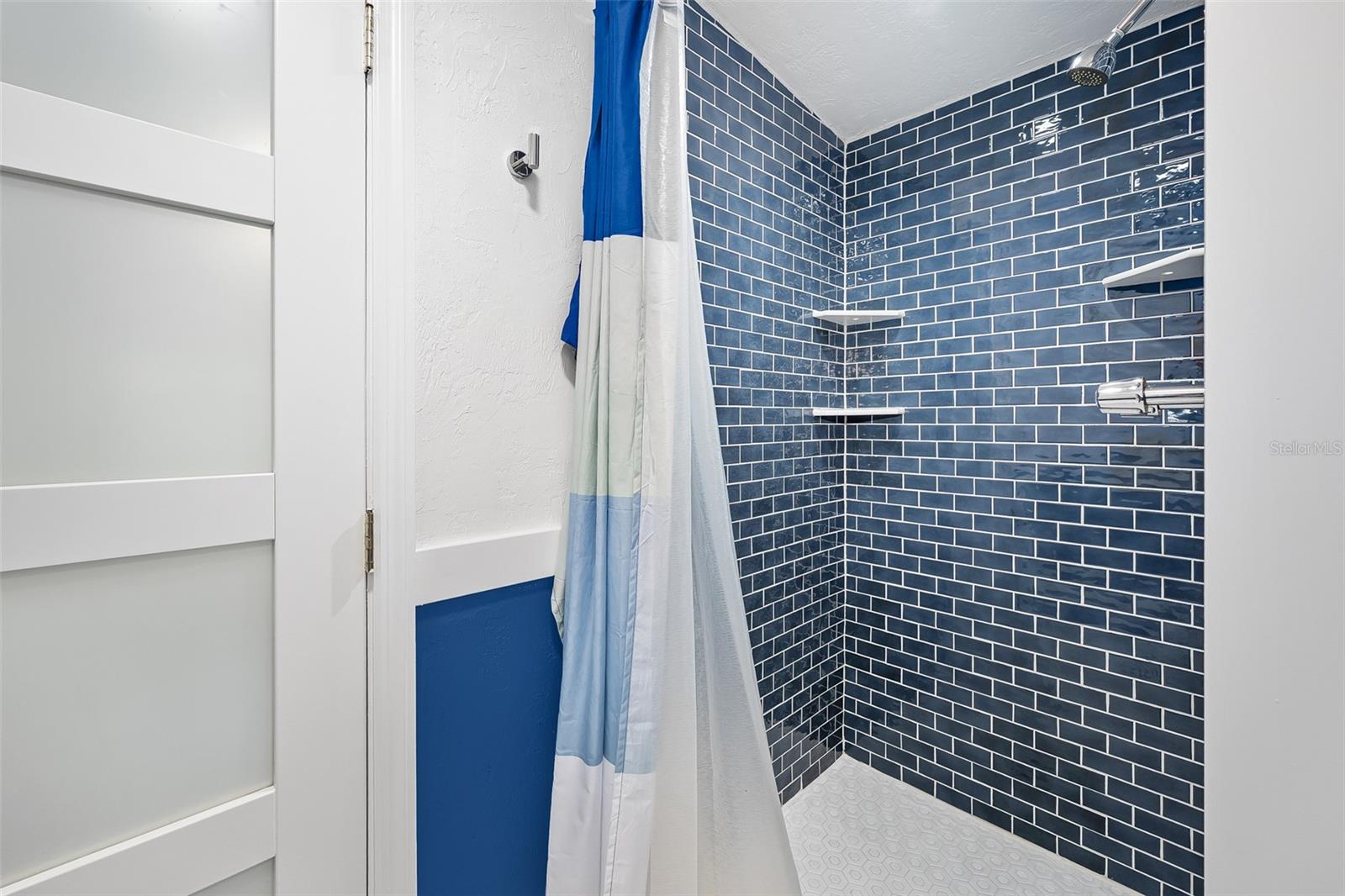 RIVER OAKS - Residential