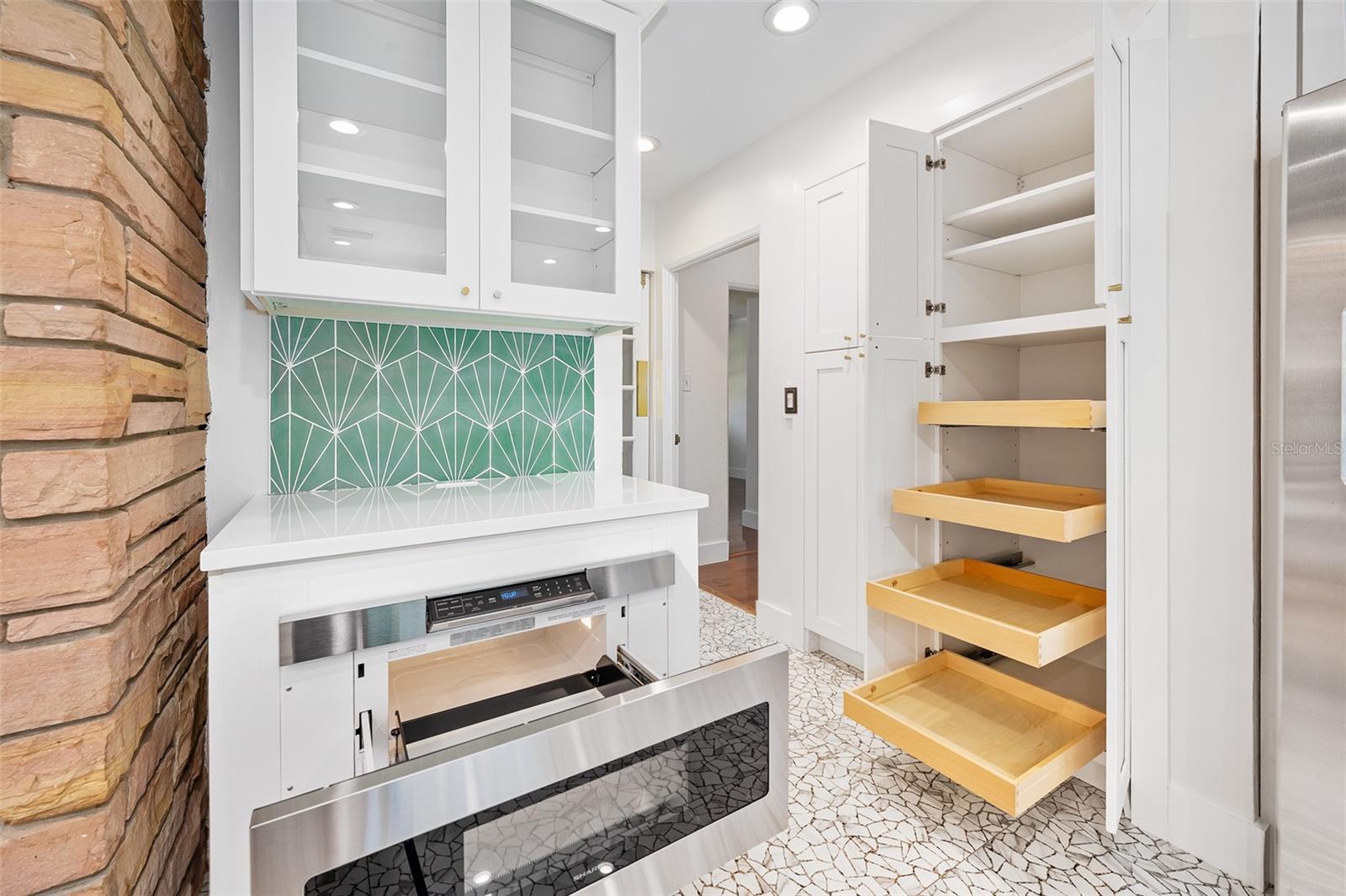 RIVER OAKS - Residential