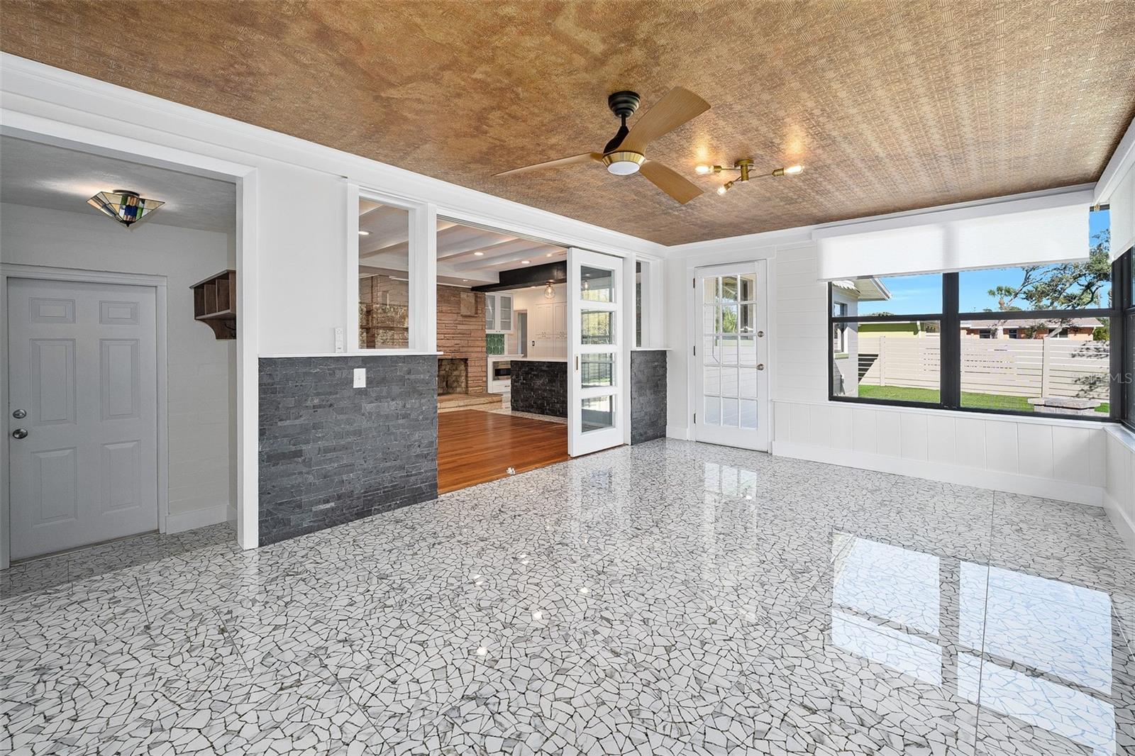 RIVER OAKS - Residential