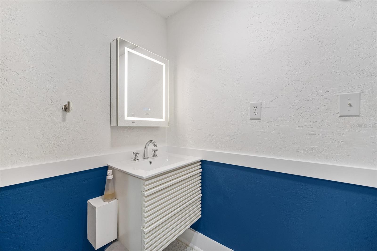 RIVER OAKS - Residential