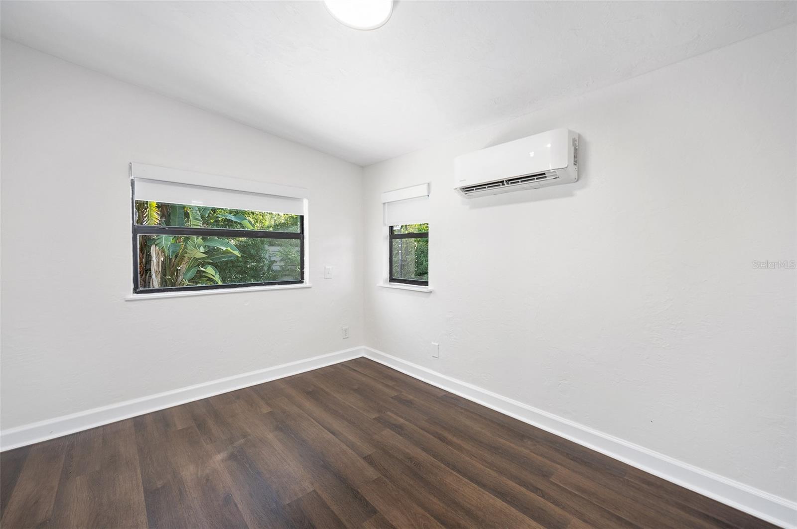 RIVER OAKS - Residential