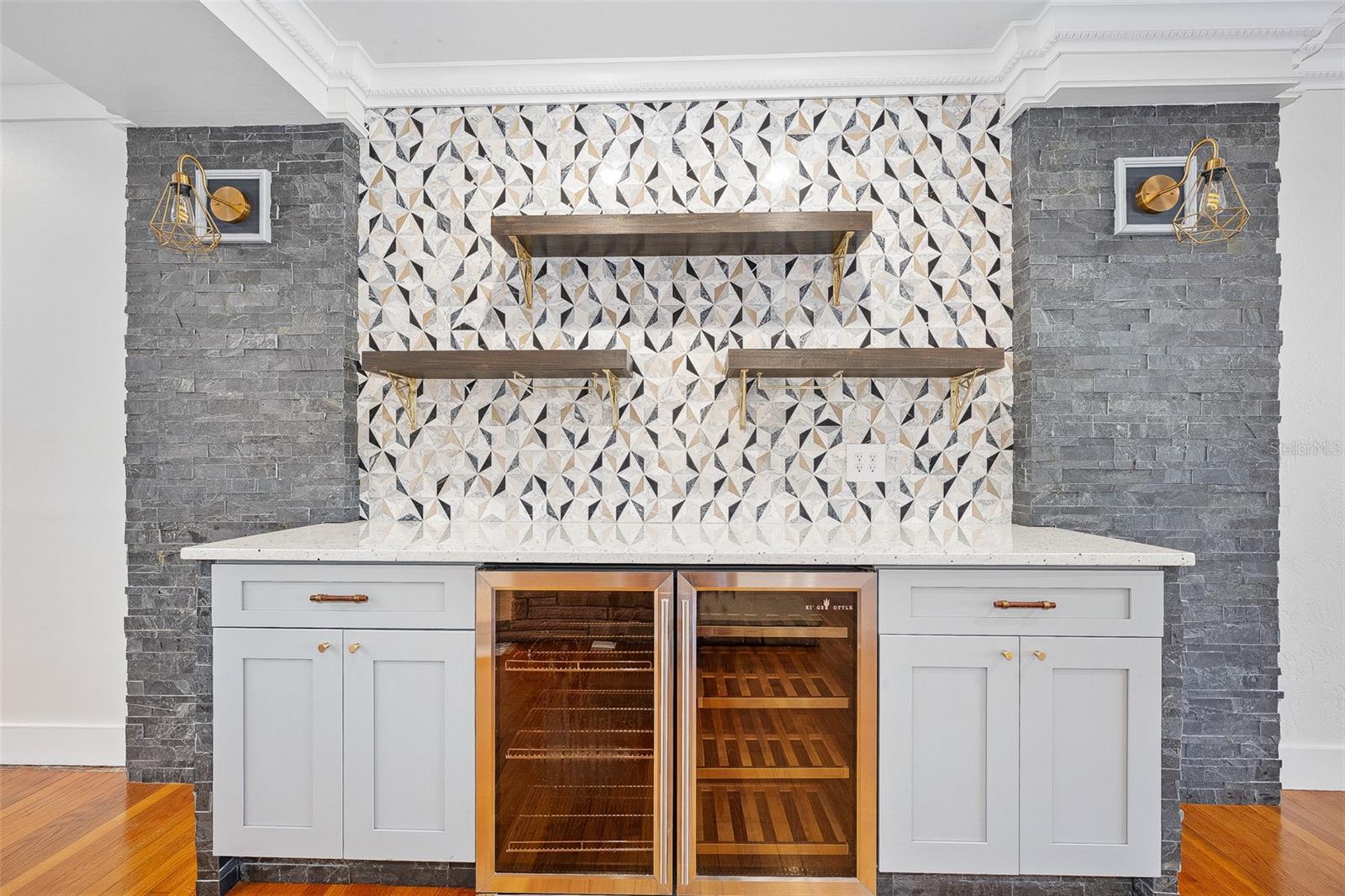 RIVER OAKS - Residential