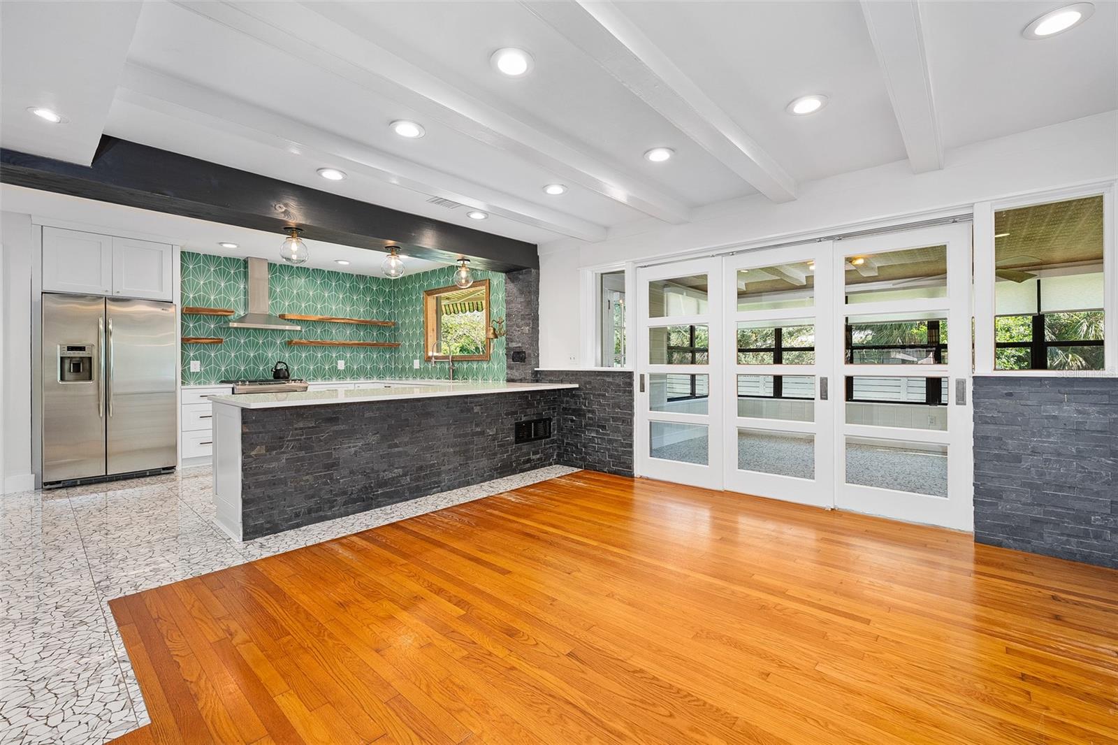 RIVER OAKS - Residential