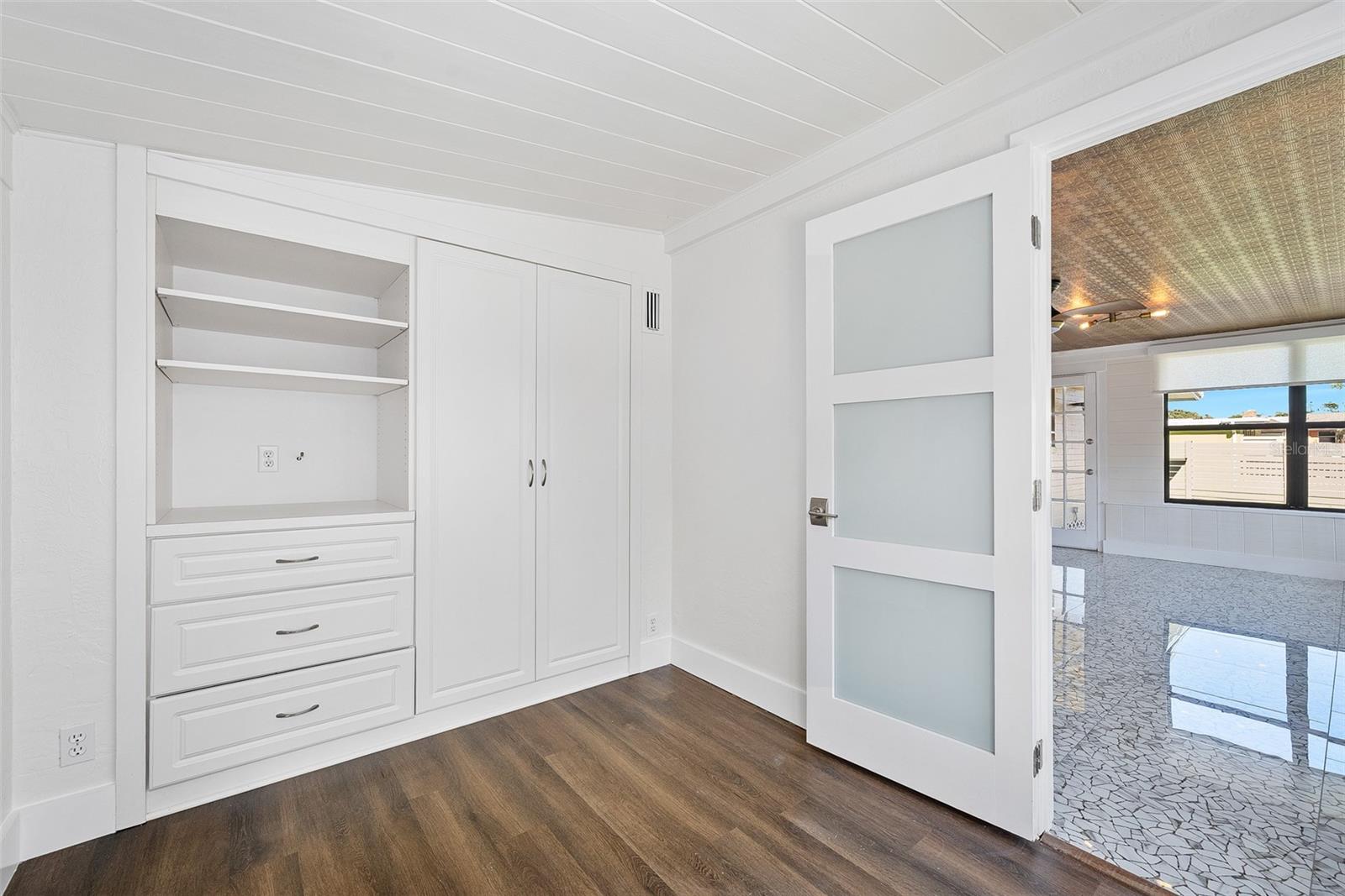 RIVER OAKS - Residential