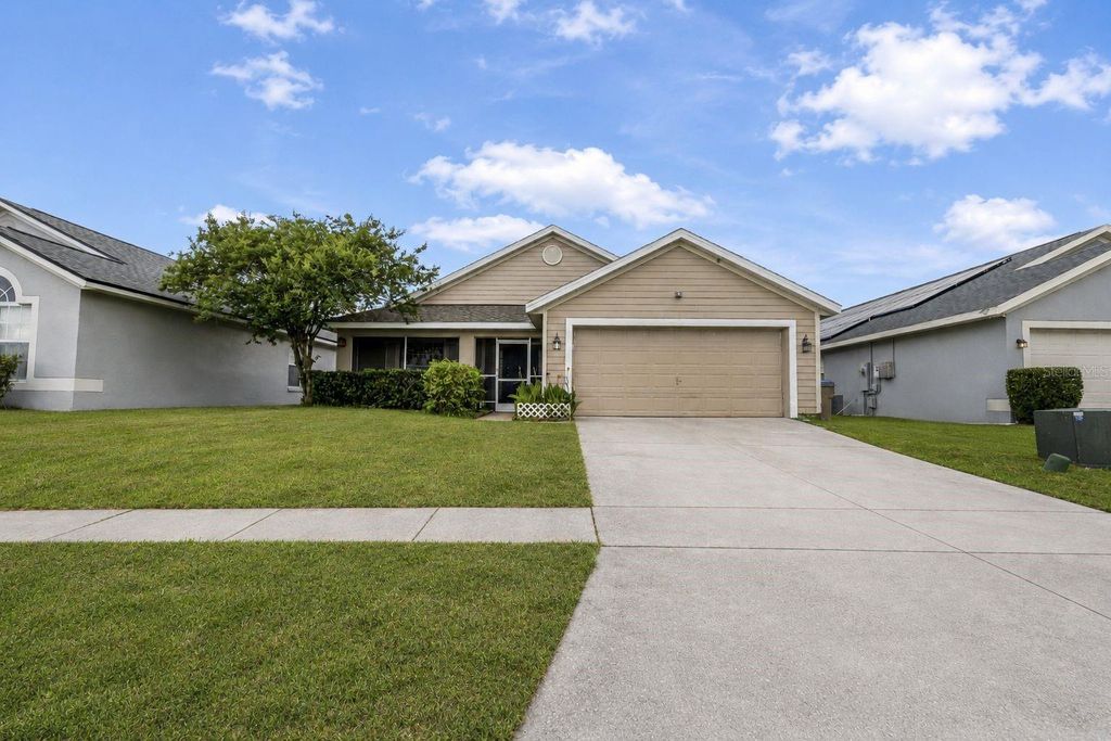 Photo of 2705 Willow Glen Circle, Kissimmee, FL 34744 (MLS # G5113160)