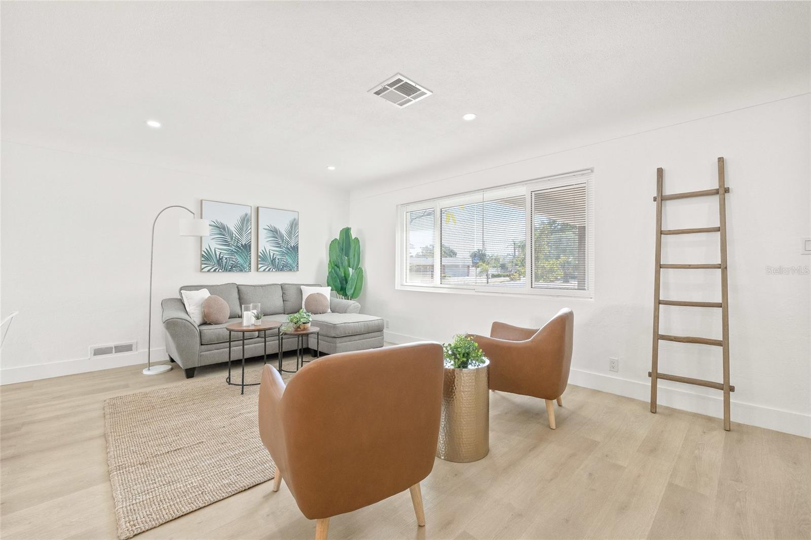 BLOSSOM LAKE VILLAGE SEC 4 - Residential