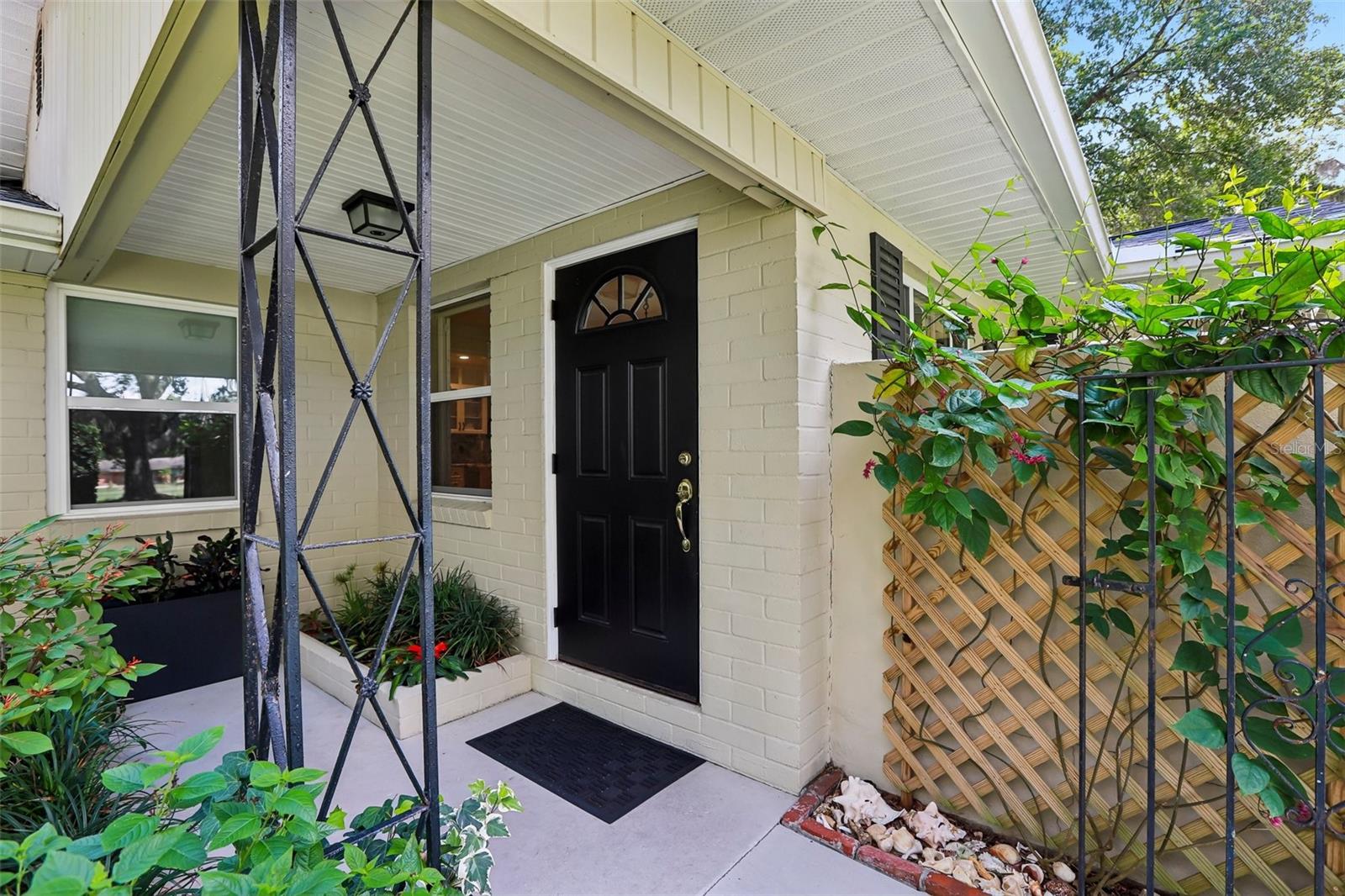 204 S BURLINGAME AVENUE