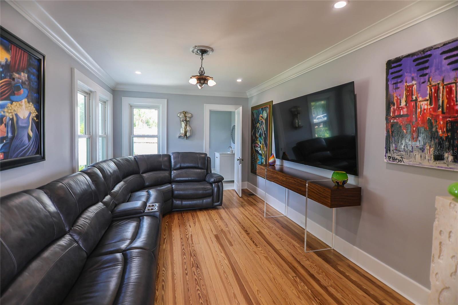 ROUSLYNN - Residential