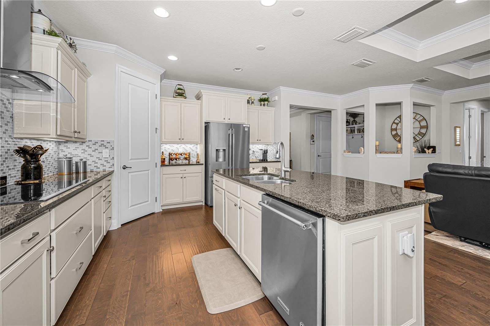 STARLING OAKS - Residential