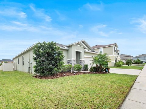 A home in WINTER HAVEN