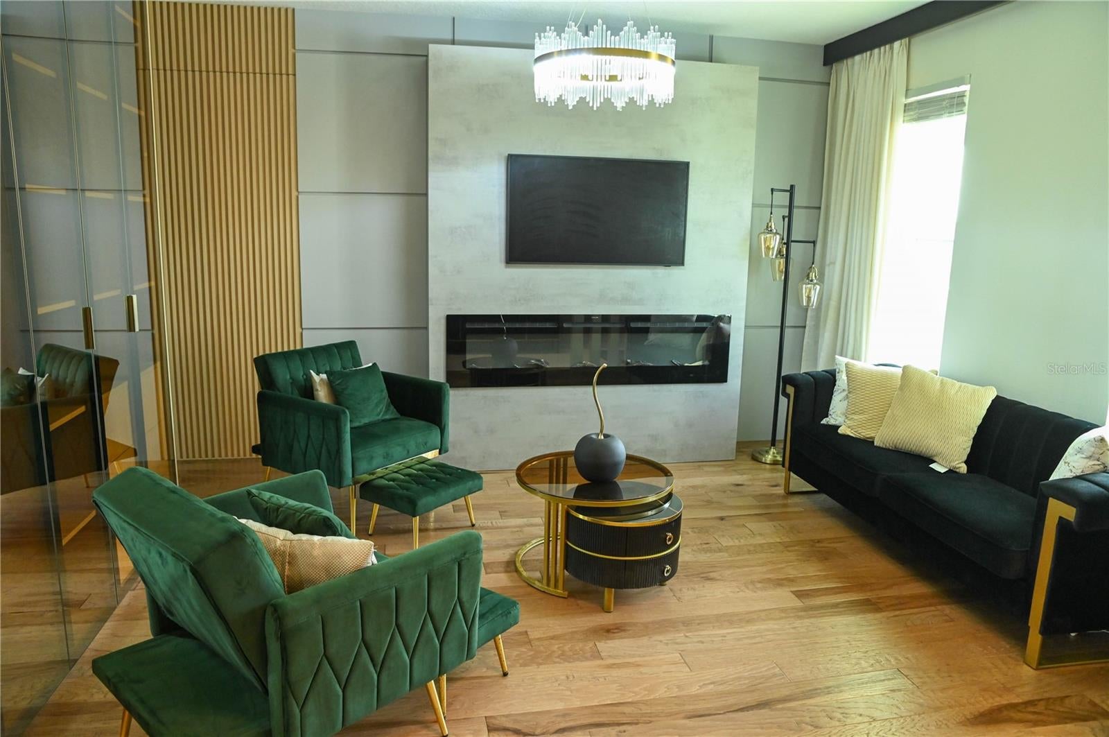 8109 LUDINGTON CIRCLE