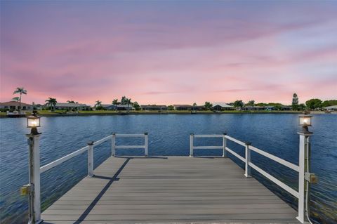 Photo of 405 Blackhawk Circle, Sun City Center, FL 33573 (MLS # A4687013)