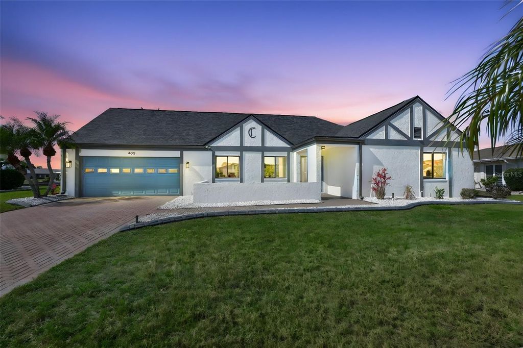 Photo of 405 Blackhawk Circle, Sun City Center, FL 33573 (MLS # A4687013)