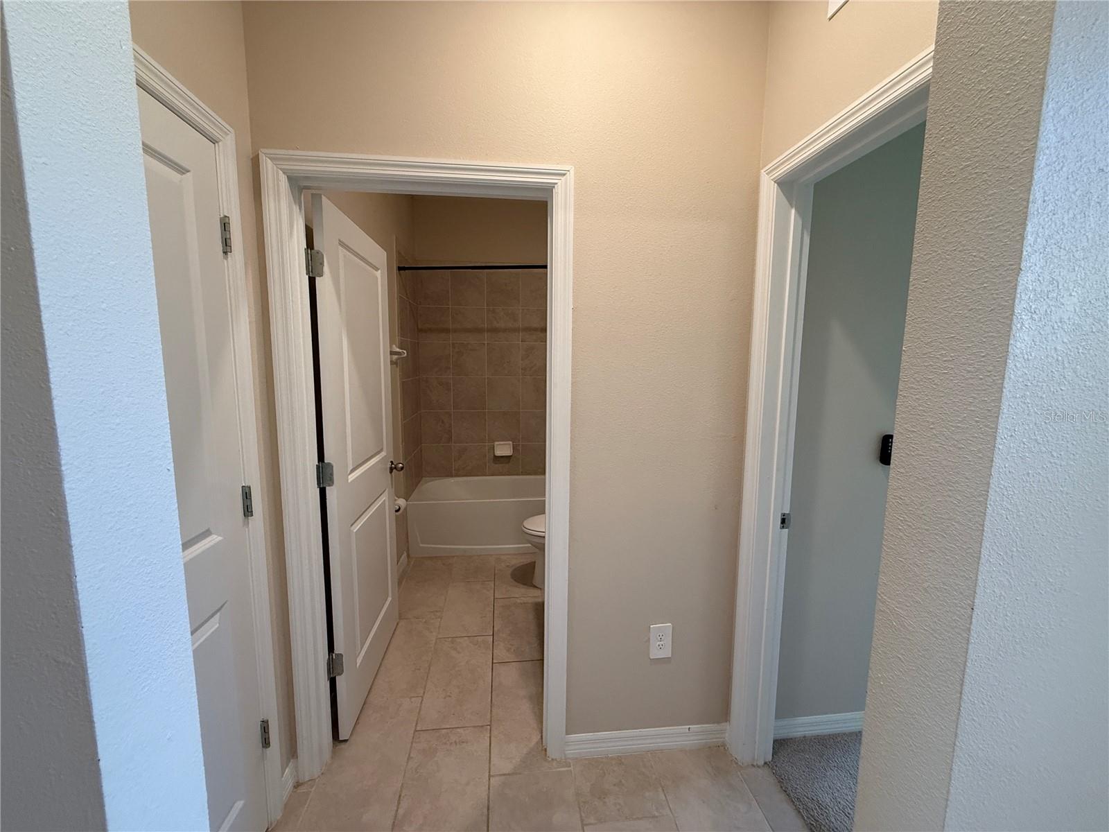PROMENADE ESTATES PH II - Residential Lease