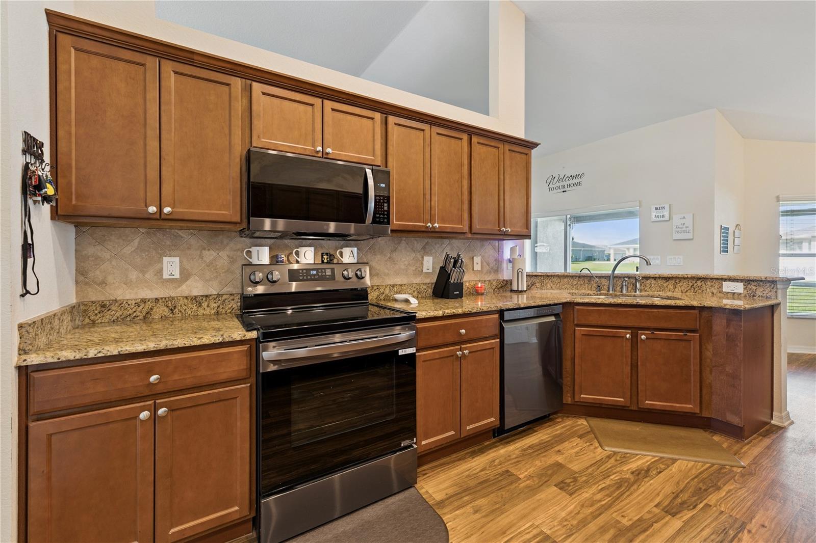 3833 FIELDSTONE CIRCLE