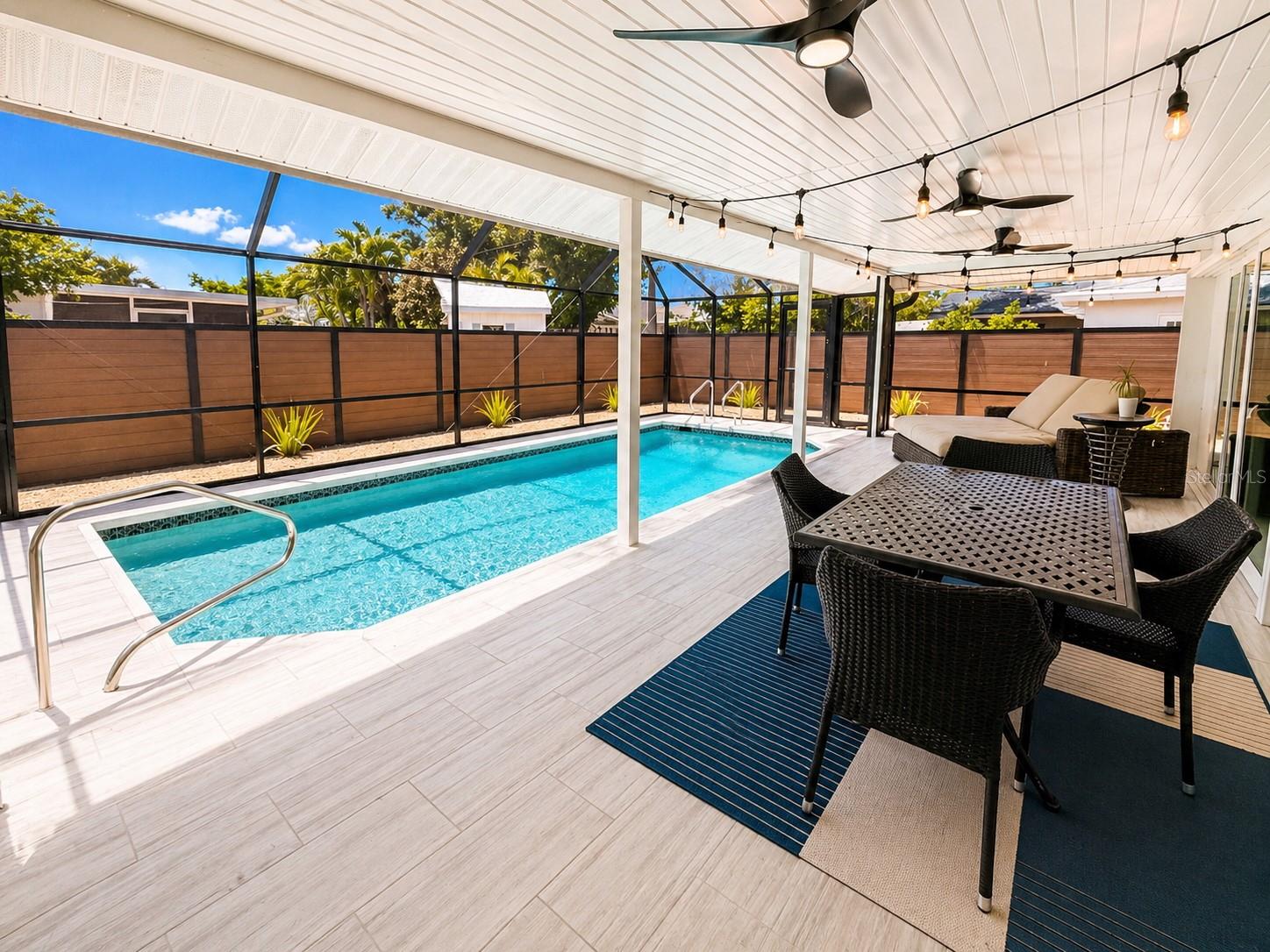 SOUTH GATE - Residential