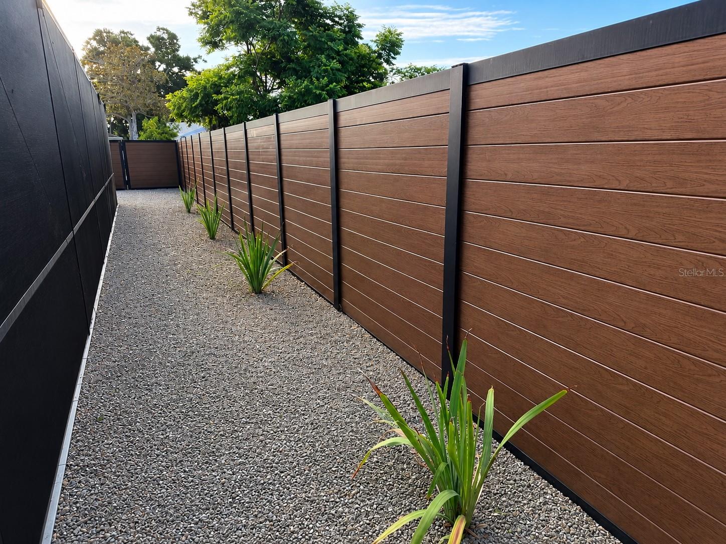 SOUTH GATE - Residential