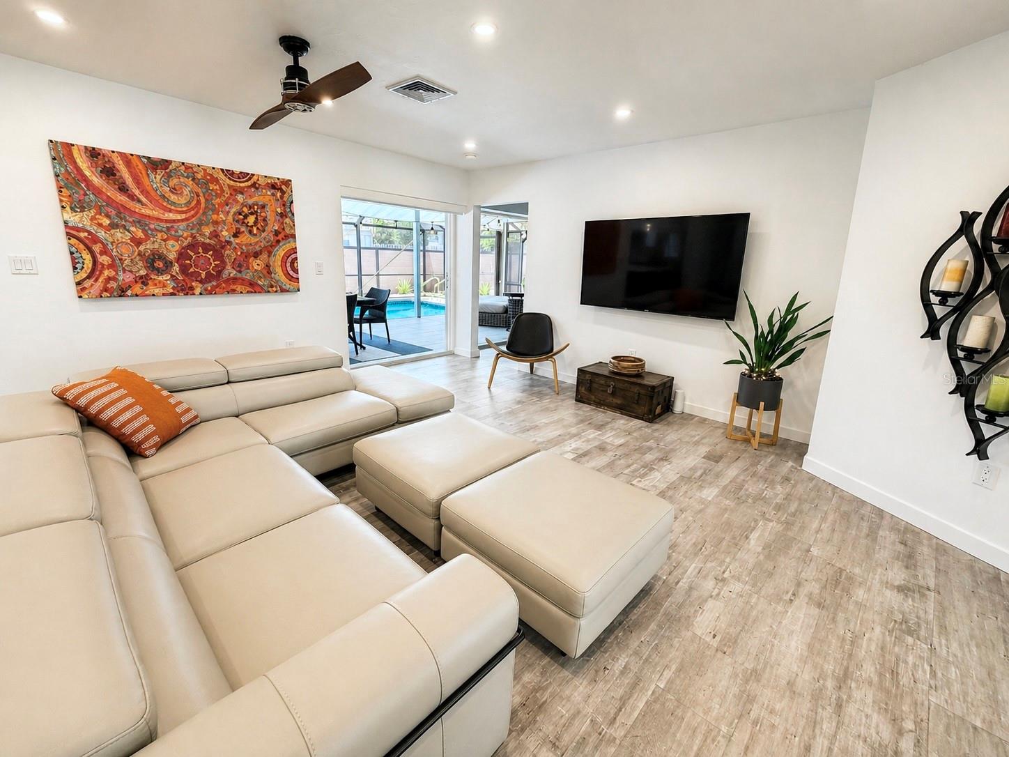 SOUTH GATE - Residential