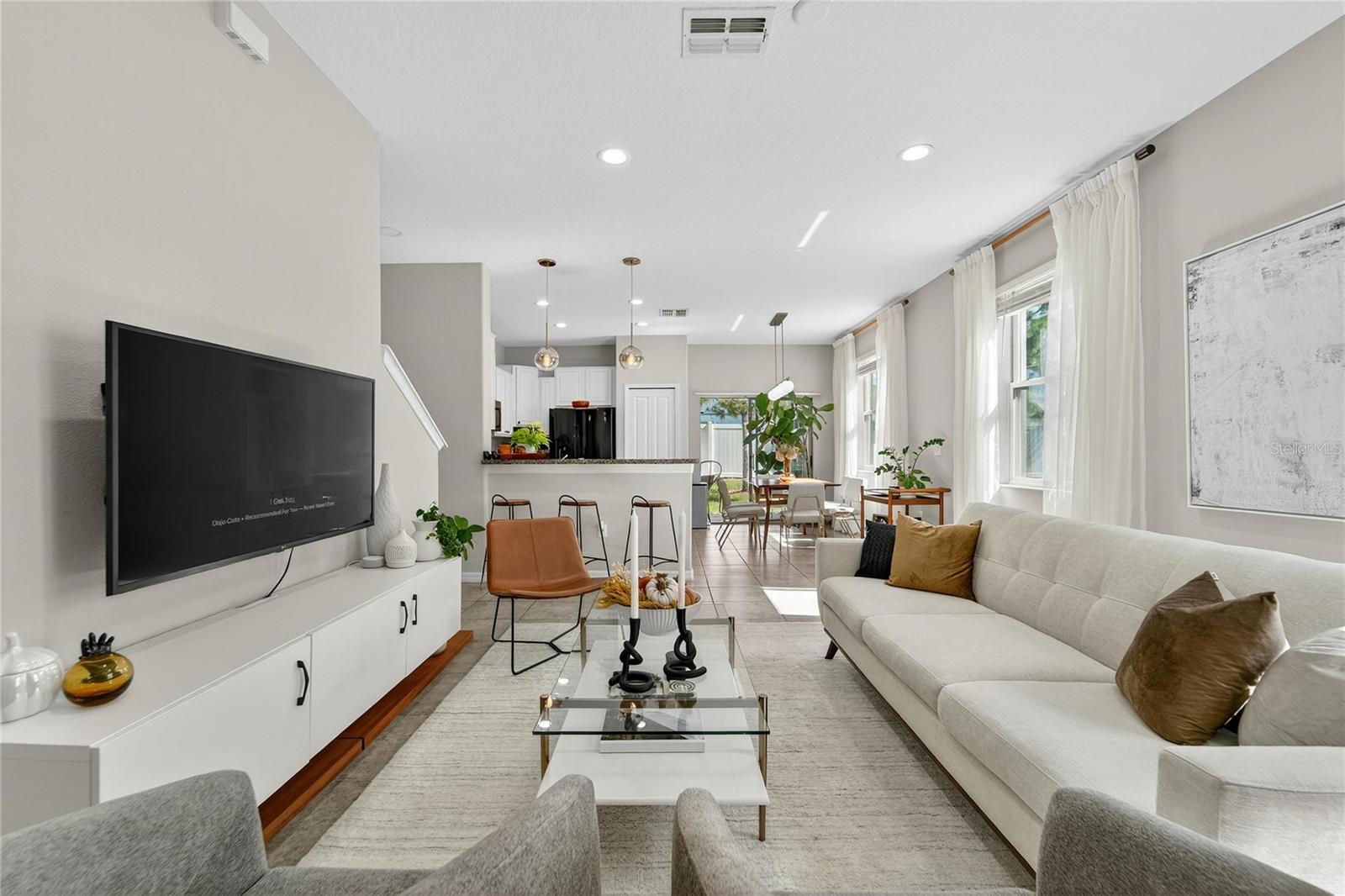 TOUCHSTONE PH 2 - Residential Lease