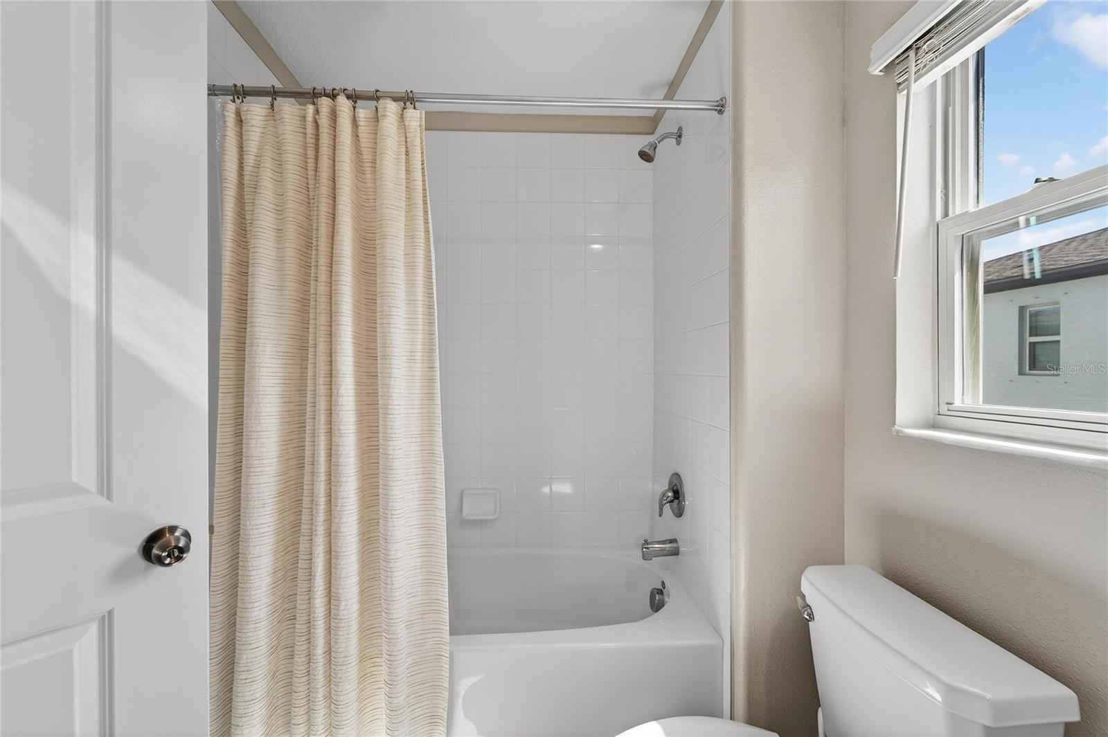 TOUCHSTONE PH 2 - Residential Lease