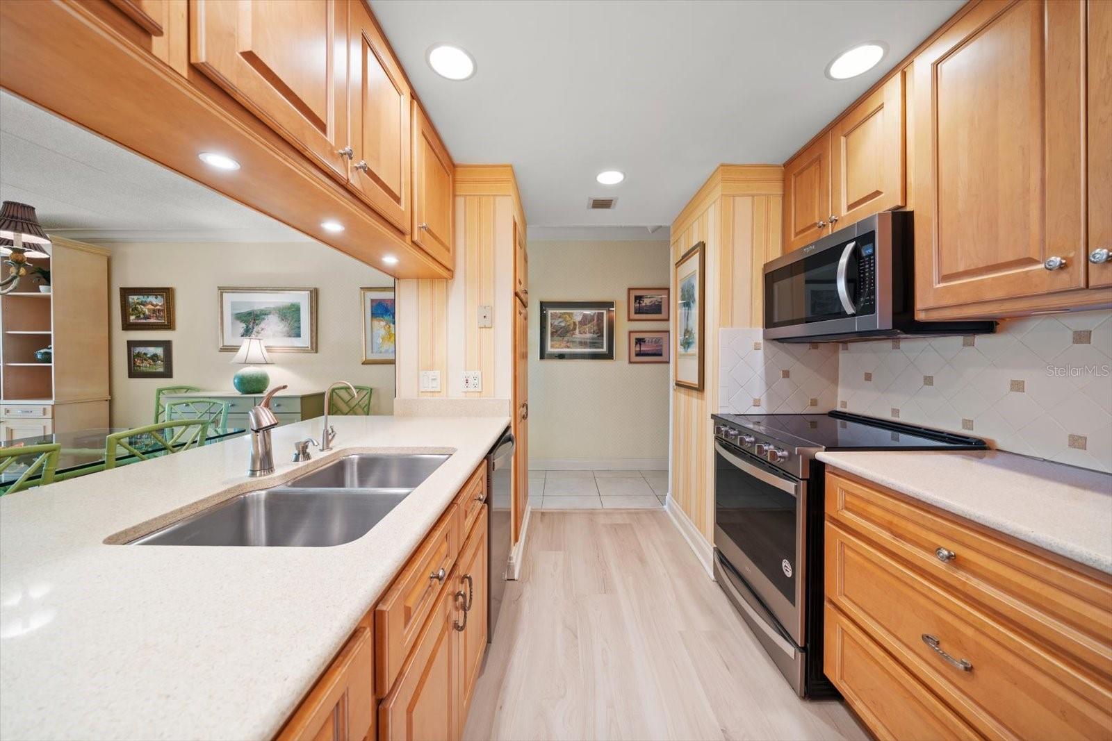 ALMENARA CONDO - Residential