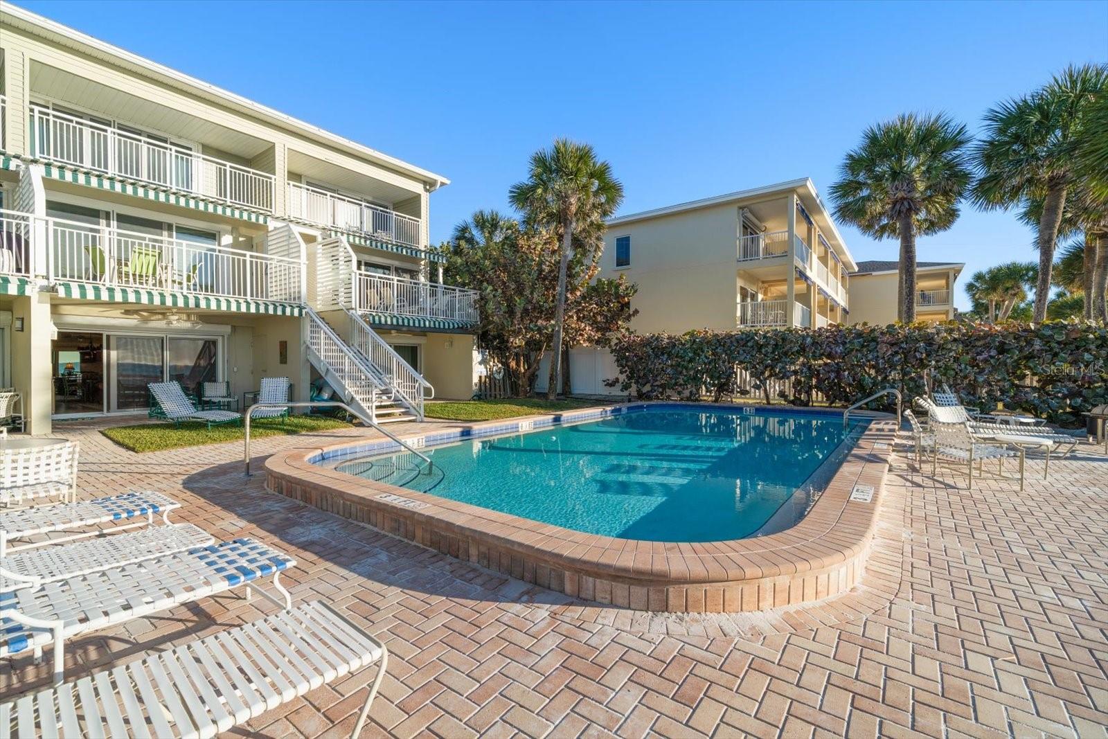 ALMENARA CONDO - Residential