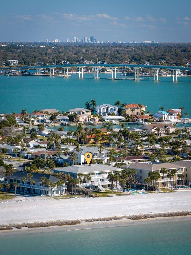 ALMENARA CONDO - Residential