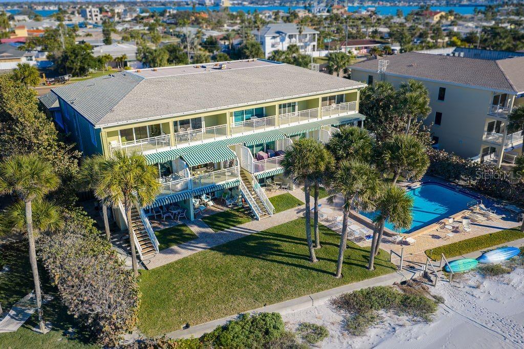 ALMENARA CONDO - Residential