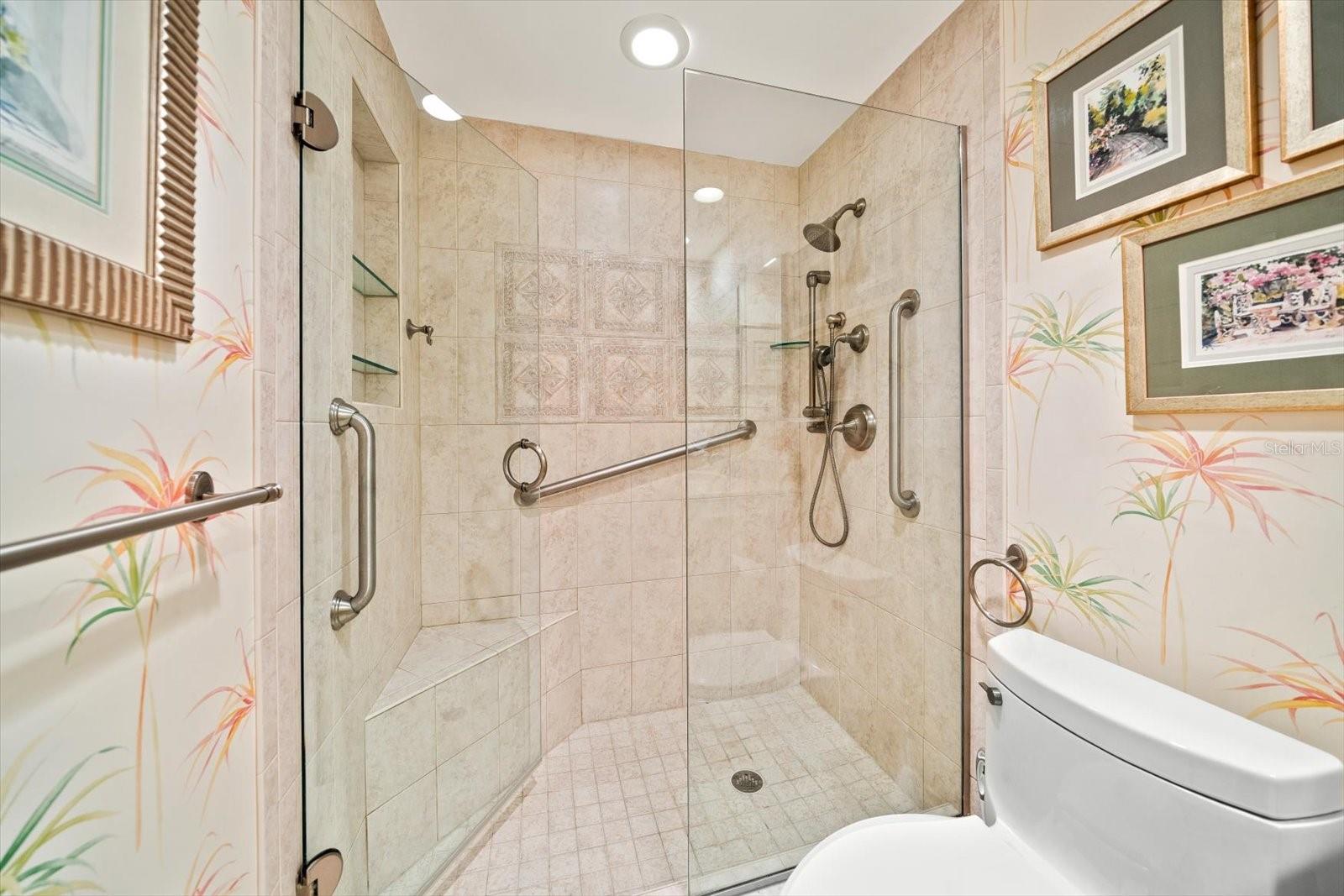 ALMENARA CONDO - Residential