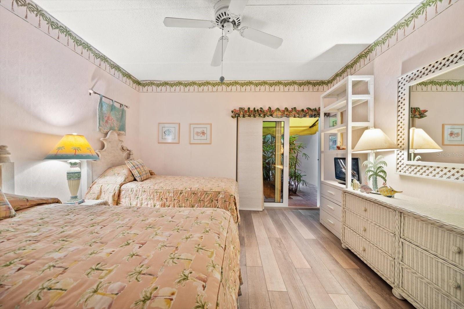 ALMENARA CONDO - Residential