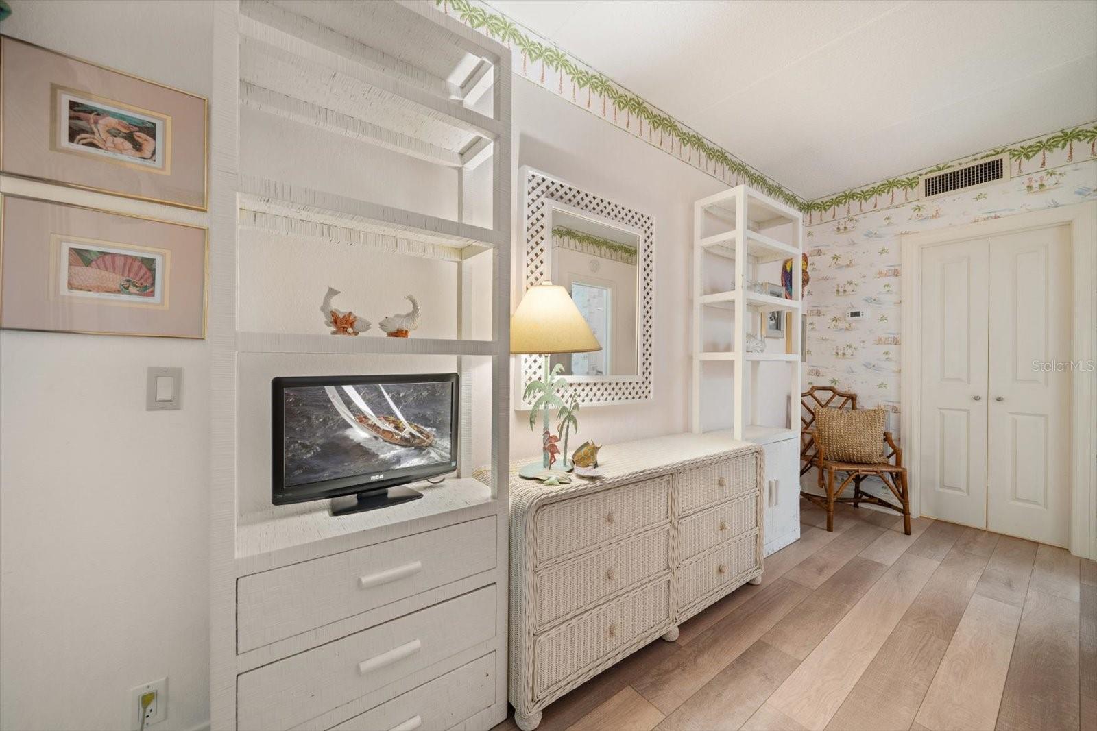 ALMENARA CONDO - Residential